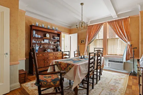 $2,195,000 | 330 West 72nd Street, Unit 7A | Upper West Side