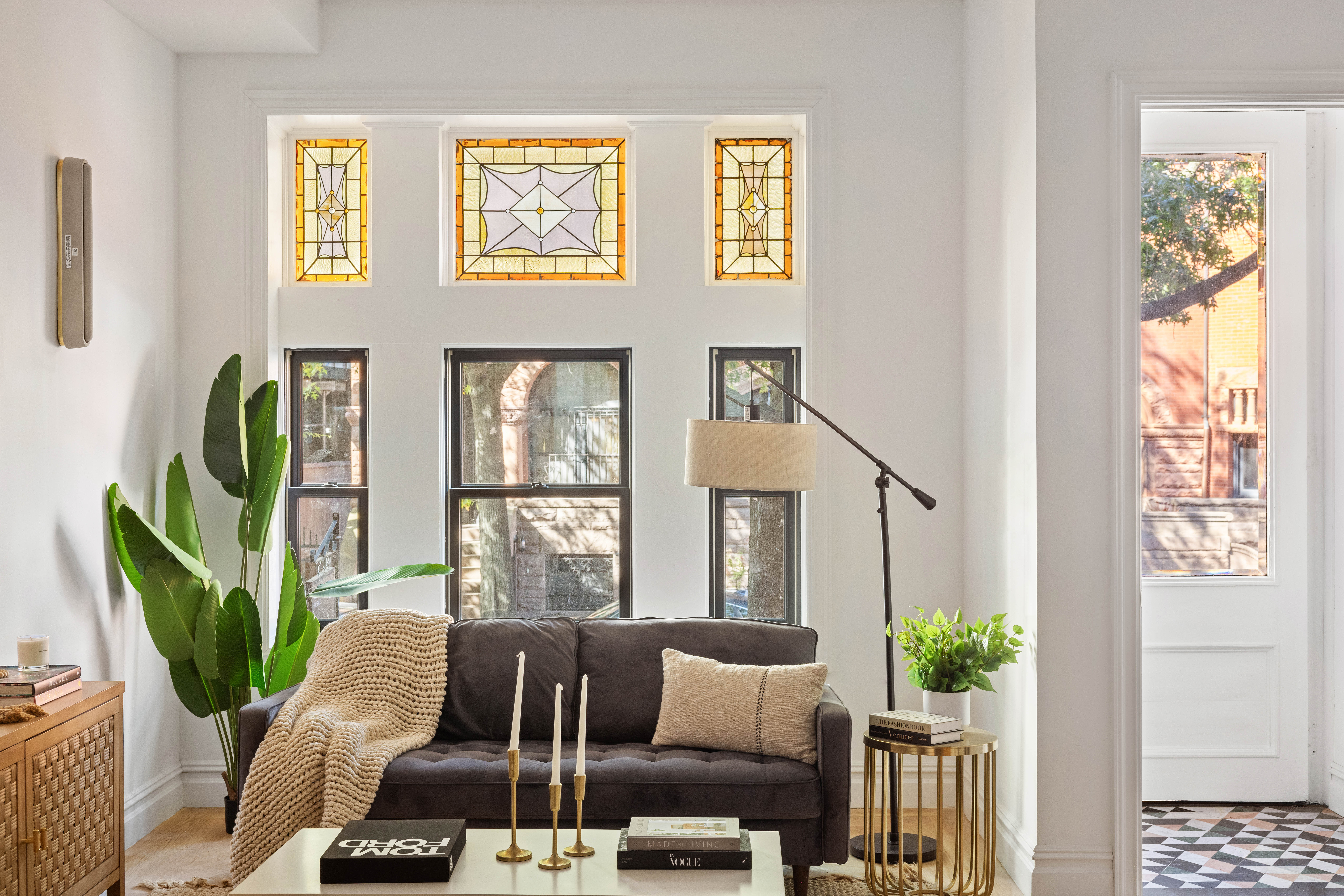 286 Dekalb Avenue Brooklyn, NY 11205 - Photo 2 of 17 a living room with furniture and a potted plant