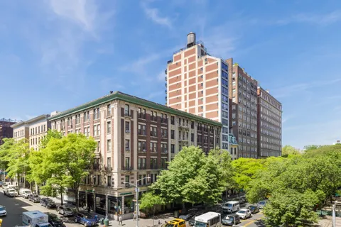 $2,595,000 | 49 East 96th Street, Unit 4D | Upper East Side