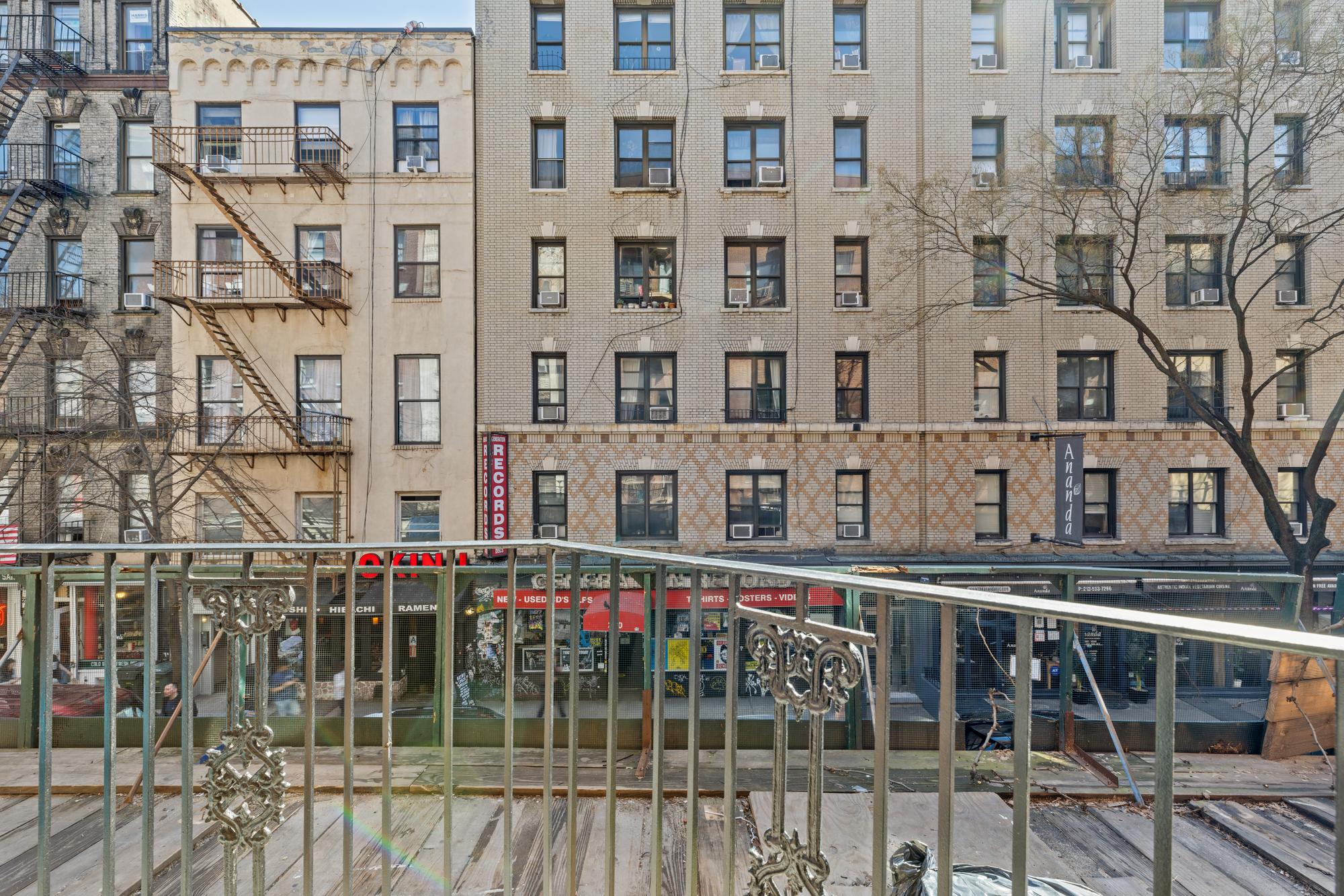 211 Thompson Street, Unit 2F Manhattan, NY 10012 - Photo 5 of 7 Gallery Image 5