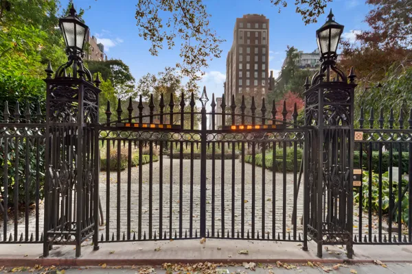 $3,200 | 4 Lexington Avenue, Unit 4F | Gramercy