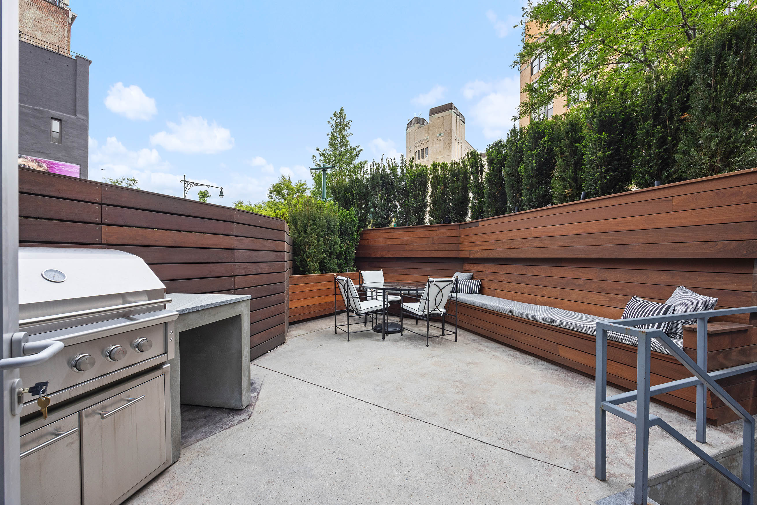 471 Washington Street, Unit 1B Manhattan, NY 10013 - Photo 5 of 16 a view of a outdoor space with seating area