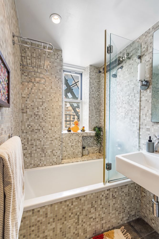 $857,500 | 365 West 20th Street, Unit 9C | Chelsea