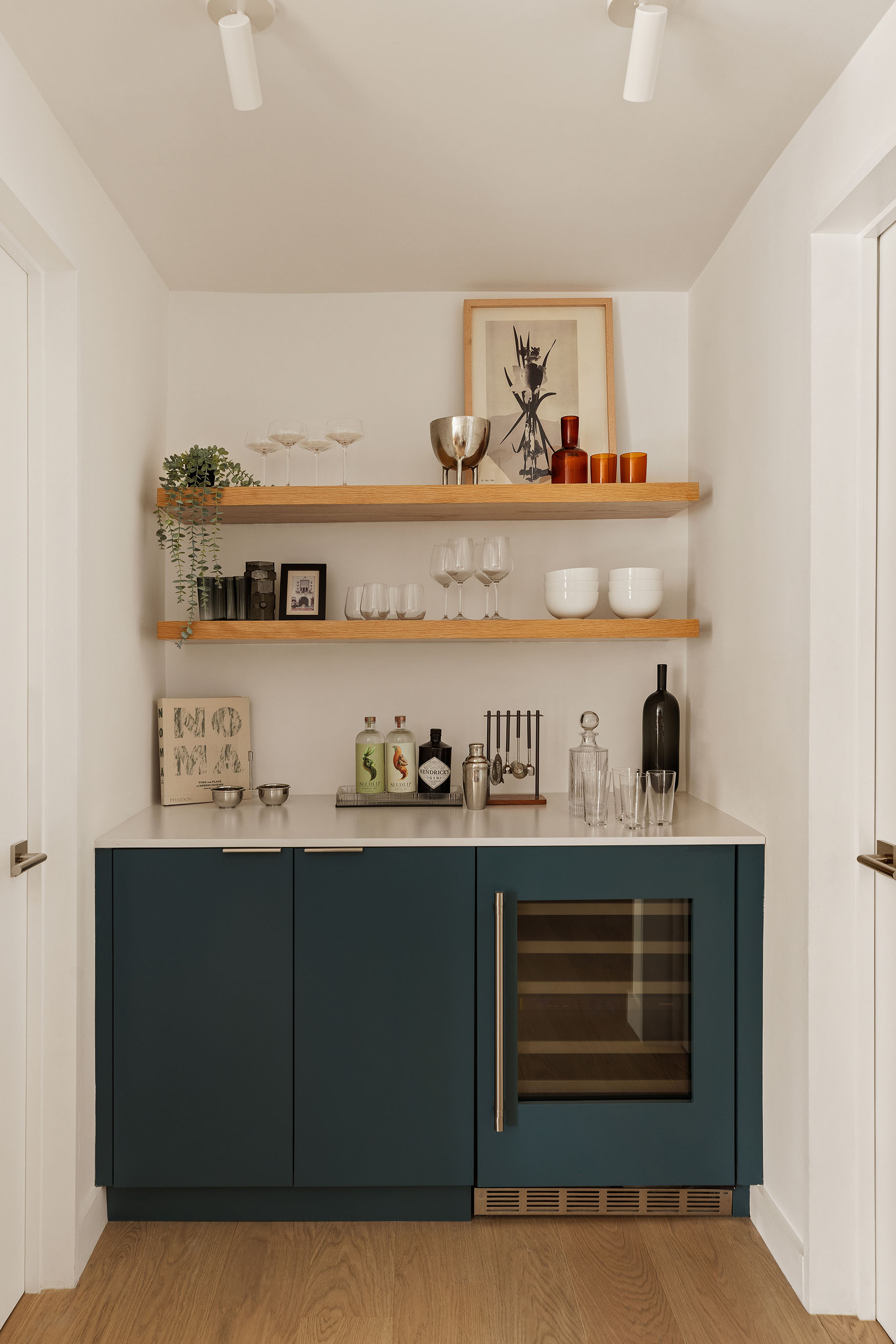 32 Gramercy Park South, Unit 8BD Manhattan, NY 10003 - Photo 5 of 20 a kitchen with a cabinets and wooden floor