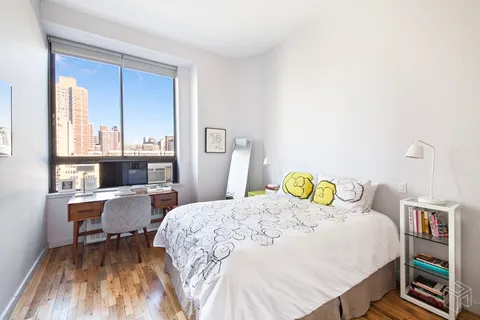 $1,800,000 | 310 East 23rd Street, Unit 11FG | Gramercy