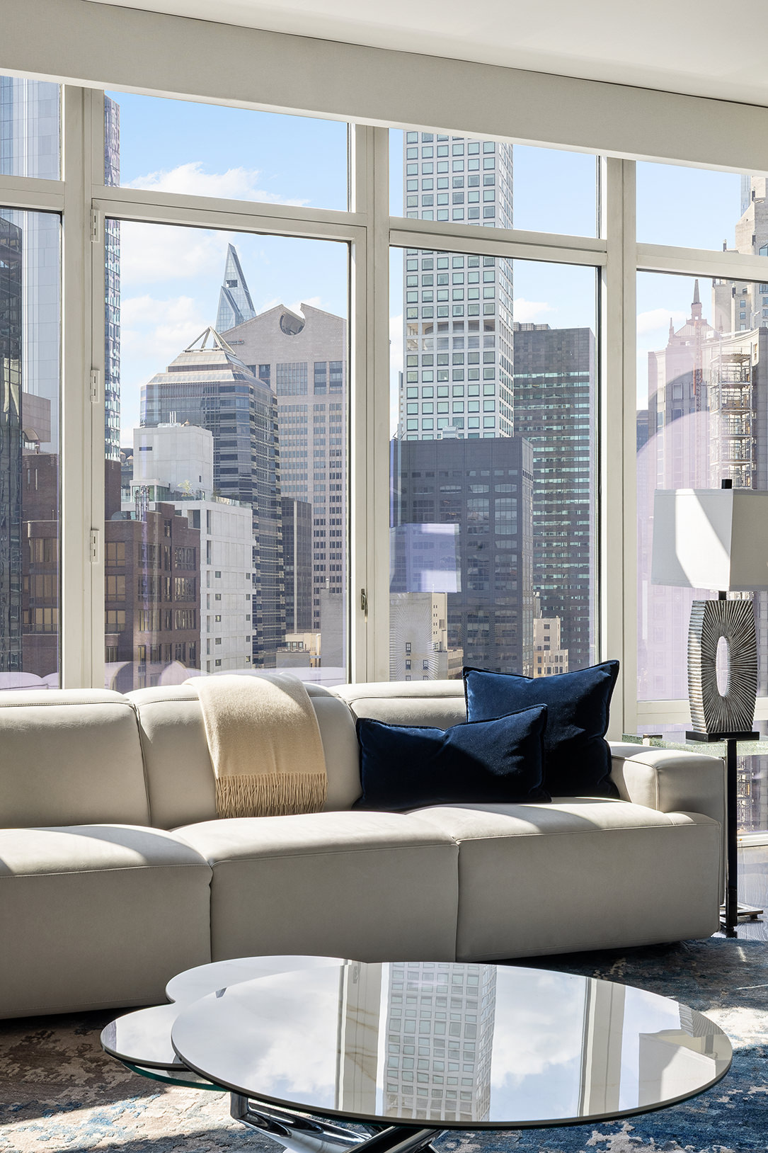 207 East 57th Street, Unit 30A Manhattan, NY 10022 - Photo 4 of 12 Gallery Image 4