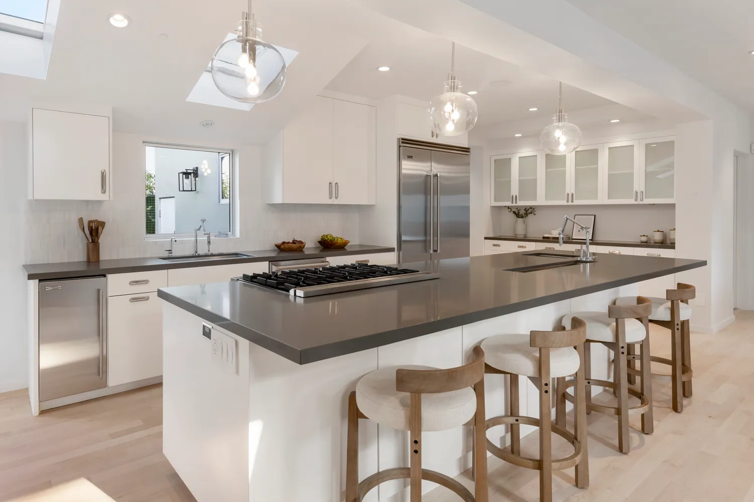 $3,295,000 | 257 Entrada Drive, Santa Monica, CA 90402