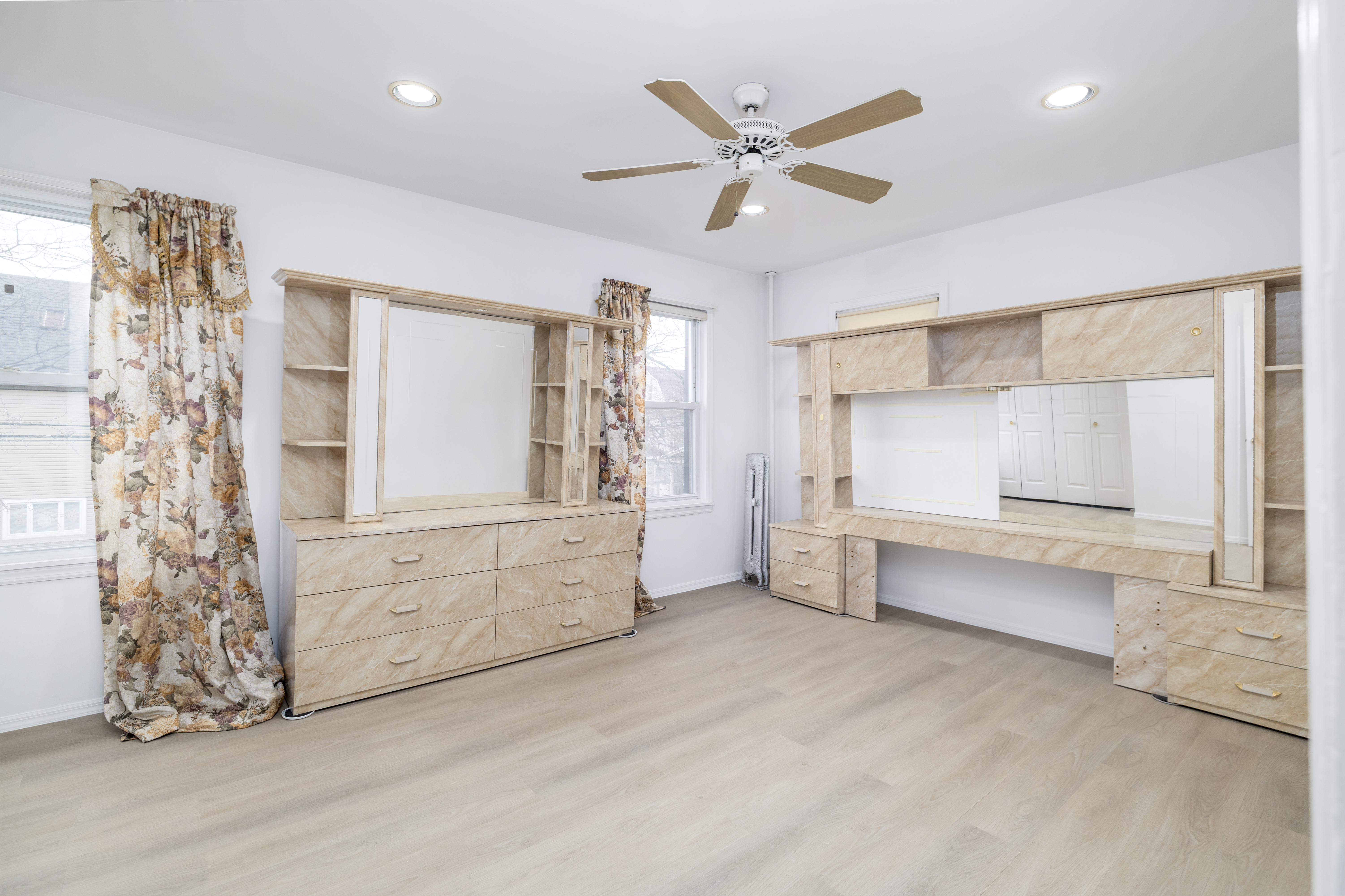 87-46 89th Street Queens, NY 11421 - Photo 14 of 25 walk in closet with window