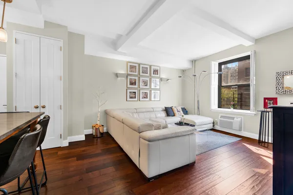 $10,495 | 23 East 10th Street, Unit 321 | Greenwich Village