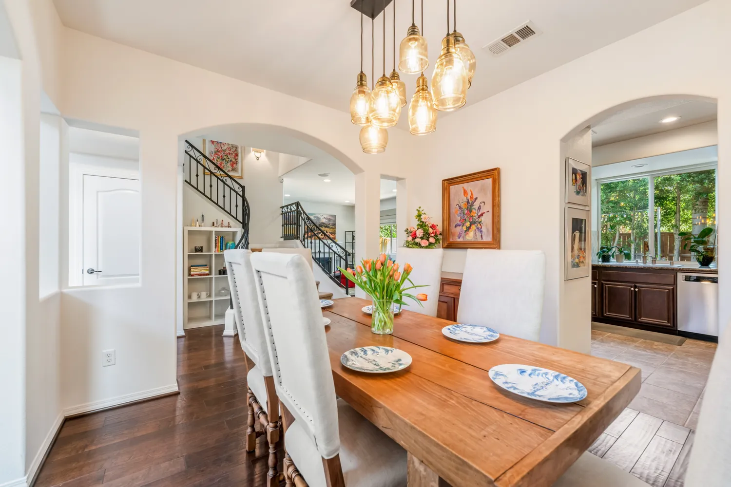 $1,129,000 | 7466 Louise Avenue, Lake Balboa, CA 91406