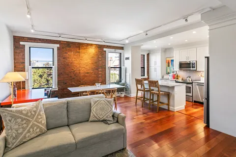 $775,000 | 2123 California Street Northwest, Unit D5, Washington, DC 20008