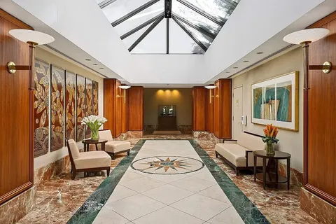 $550,000 | 2 South End Avenue, Unit 8E | Battery Park City