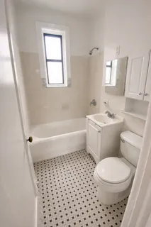 $2,900 | 28-23 42nd Street, Unit D5 | Astoria