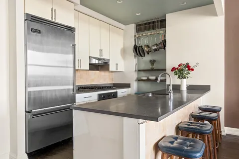 $1,400,000 | 1 Hanson Place, Unit 11J | Fort Greene