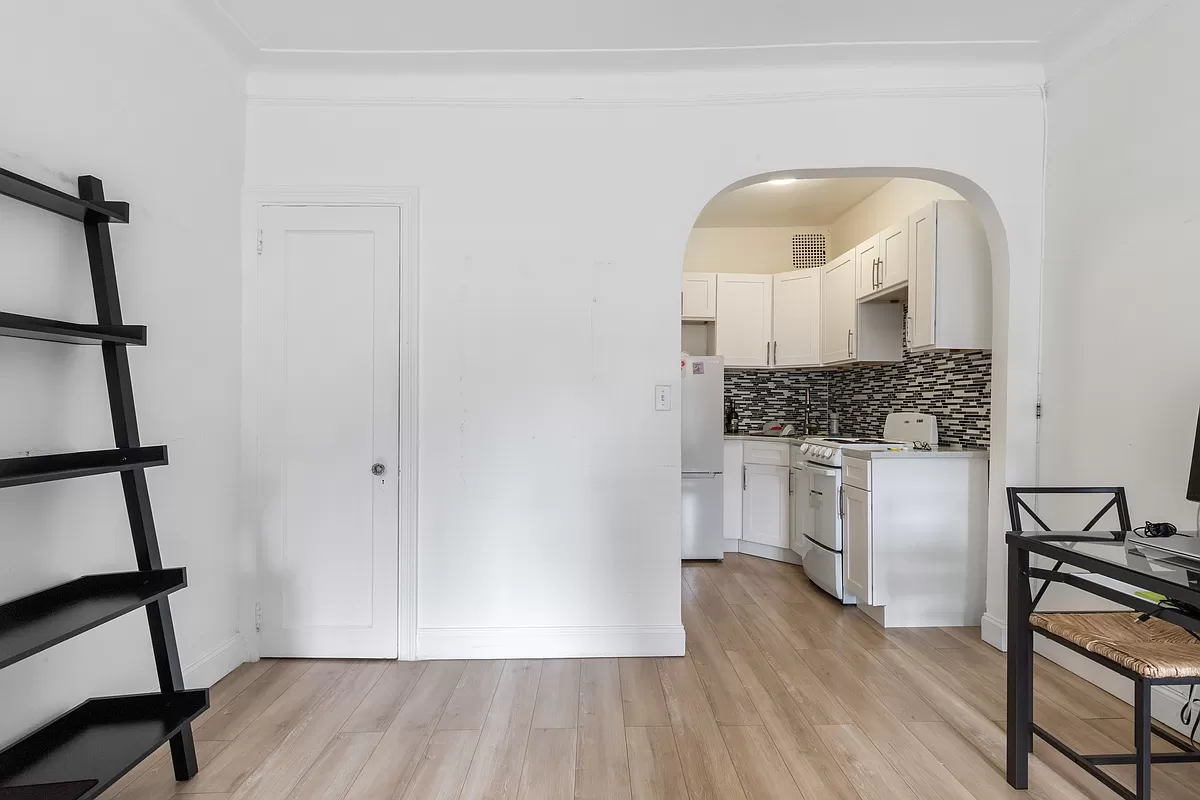 233 East 54th Street, Unit 4D Manhattan, NY 10022 - Photo 3 of 9