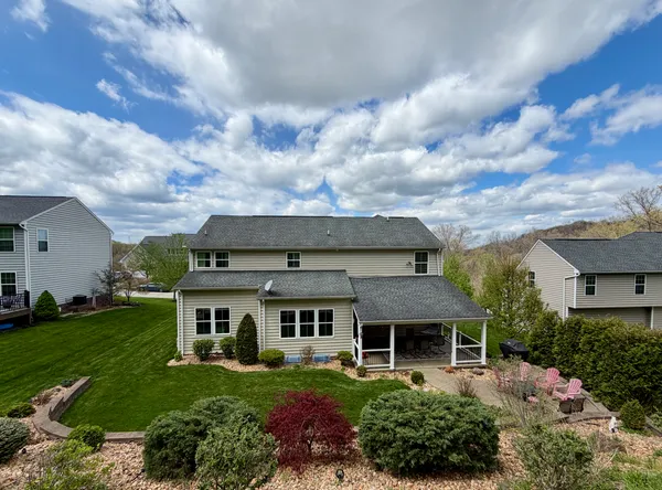 $780,000 | 222 Overlook Drive, McMurray, PA 15317