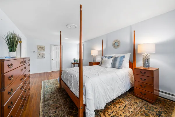 $725,000 | 6 Cypress Lane, Berwyn, PA 19312