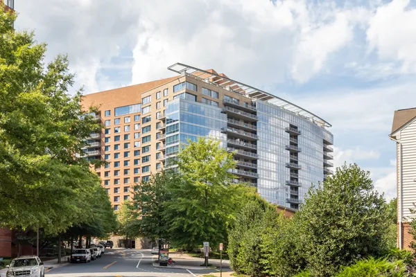 $3,500 | 2001 15th Street North, Unit 623, Arlington, VA 22201
