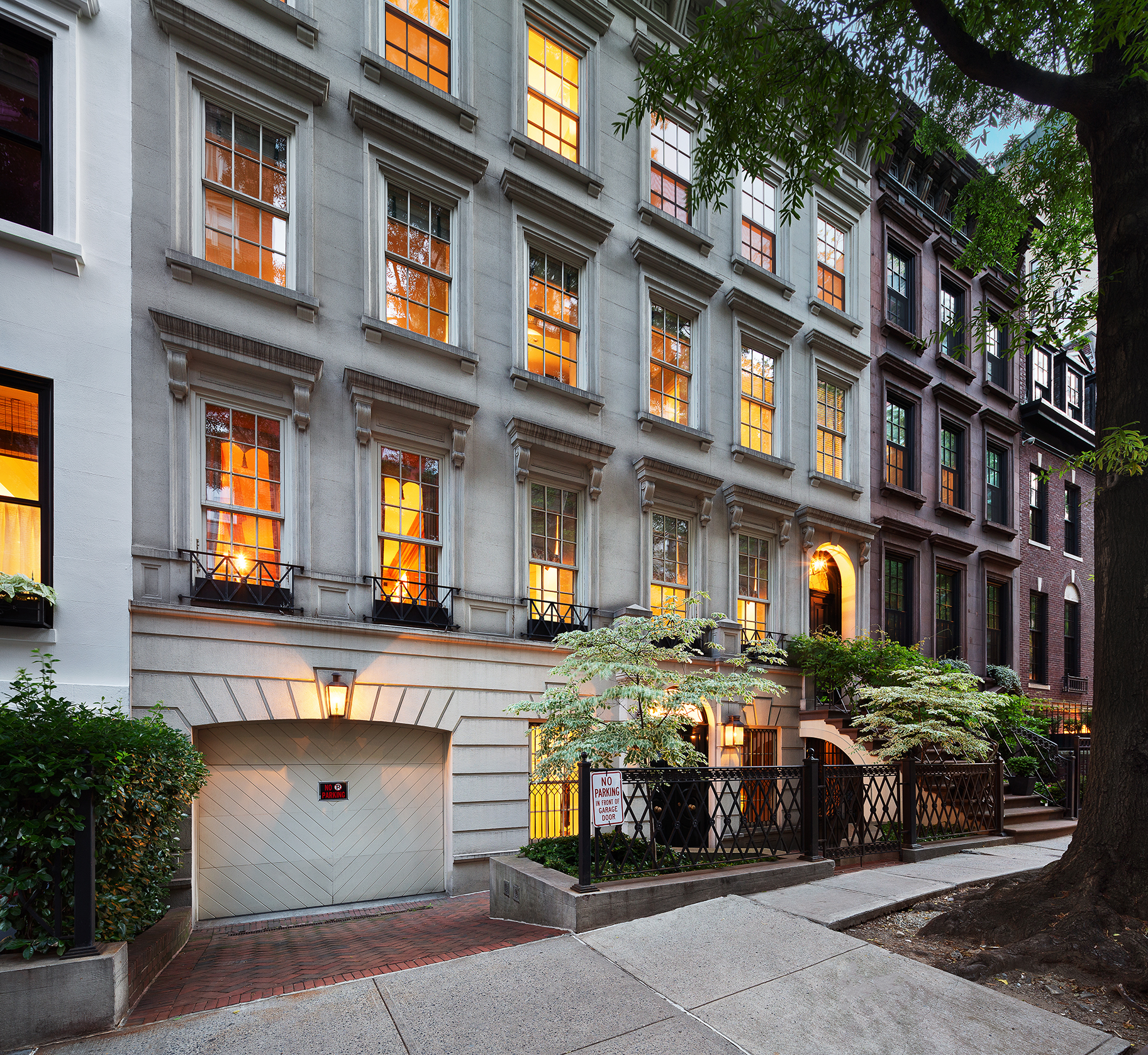 160 East 81st Street Manhattan, NY 10028 - Photo 2 of 20