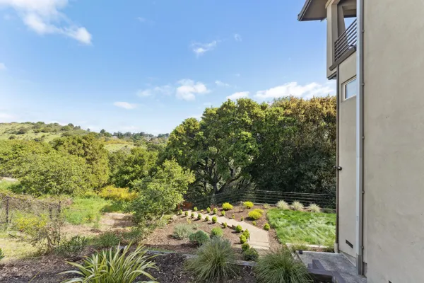 $1,949,000 | 13454 Campus Drive, Oakland, CA 94619