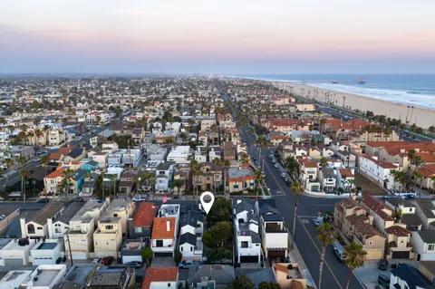 $4,498,000 | 207 21st Street, Huntington Beach, CA 92648