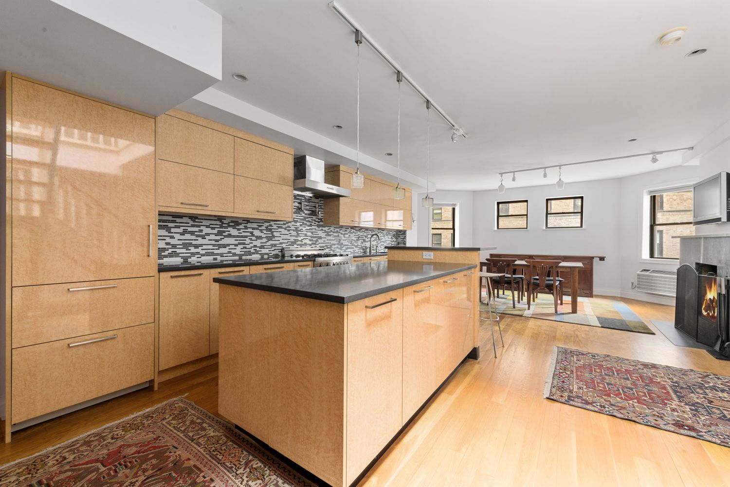 $2,728,000 | 57 East 75th Street, Unit PH5 | Lenox Hill