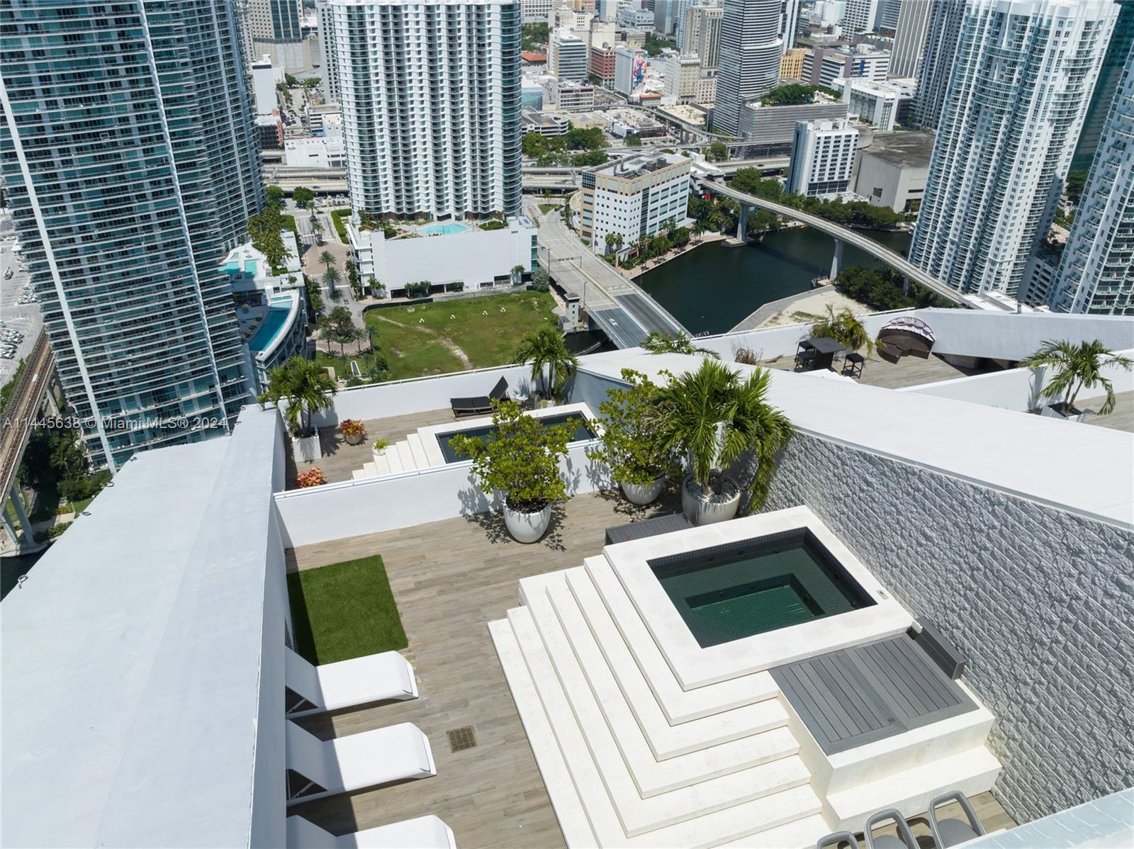 88 Southwest 7th Street, Unit PH4303 Miami, FL 33130 - Photo 79 of 97