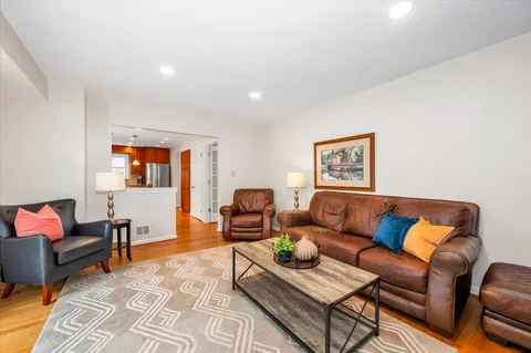 Contact Agent | 14 South Duke Street, Rockville, MD 20850