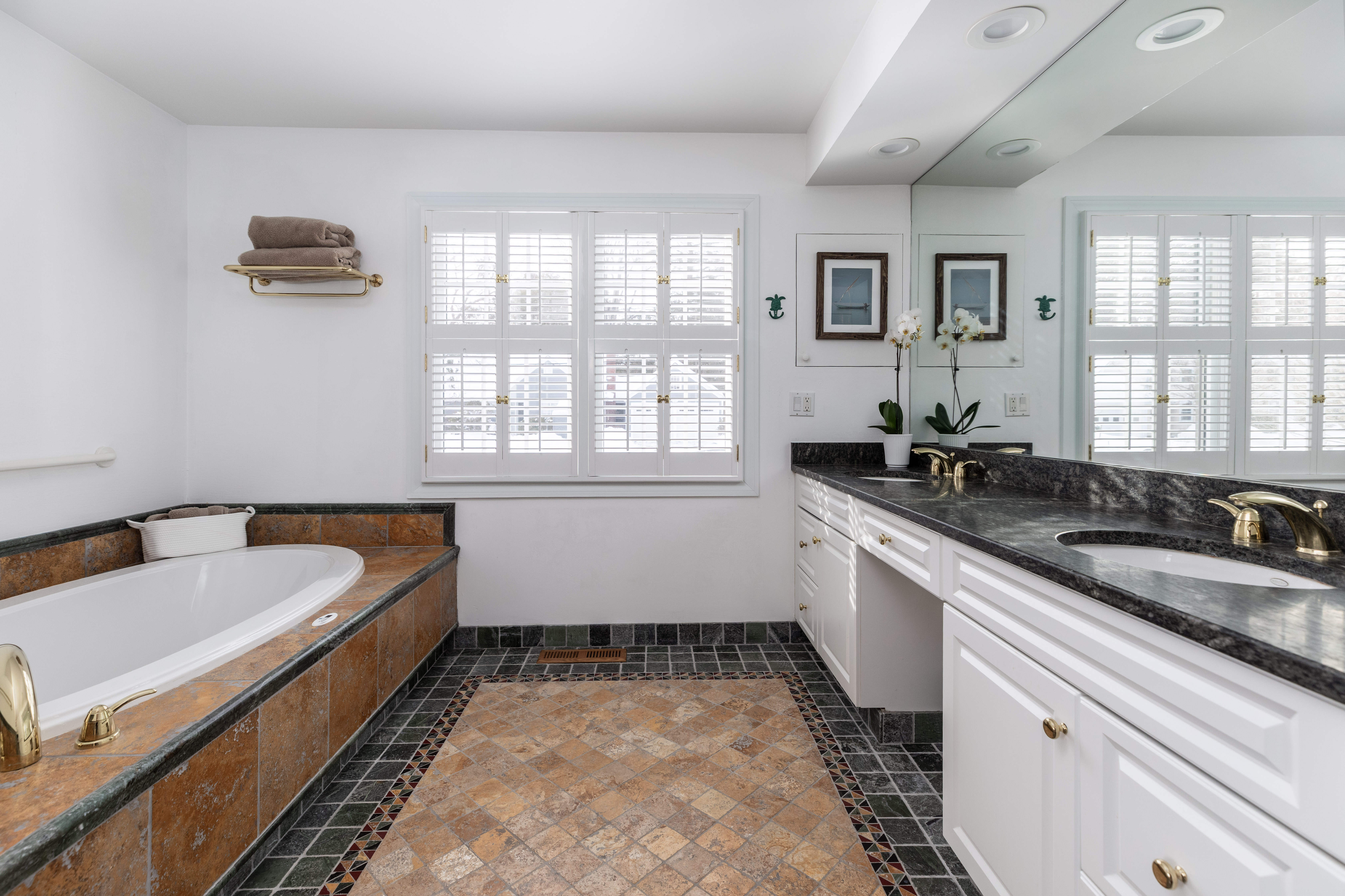 31 Woodfield Road Wellesley, MA 02482 - Photo 24 of 38