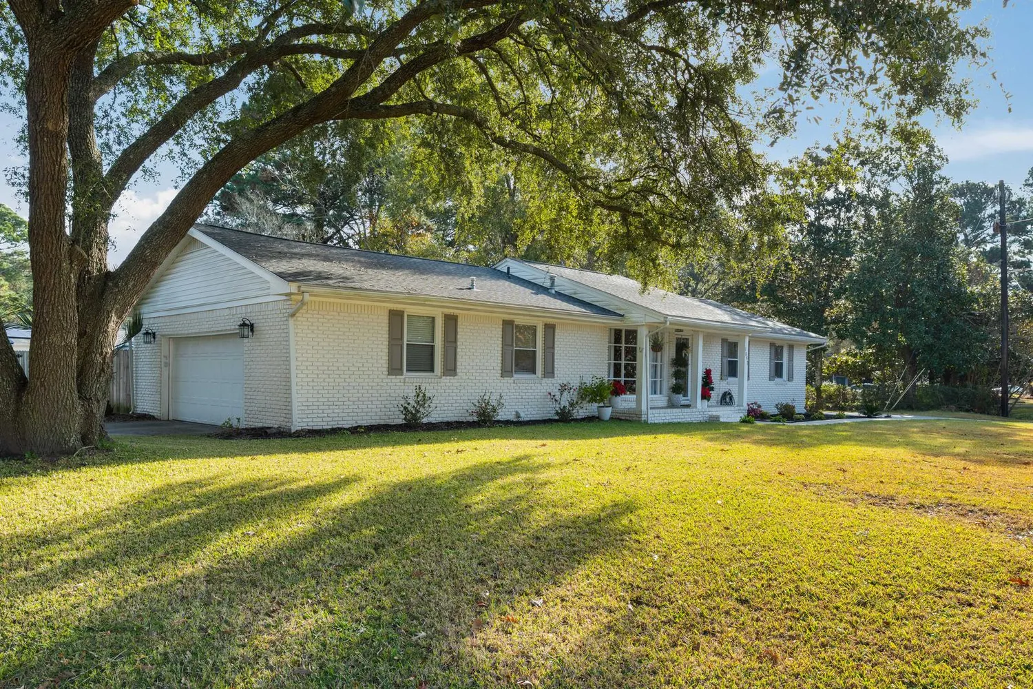 $569,000 | 1893 St Julian Drive, Charleston, SC 29407