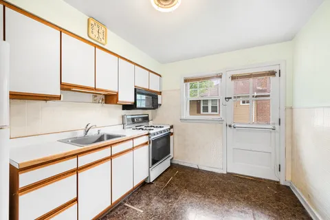 $340,000 | 2633 Avondale Avenue, Roslyn, PA 19001