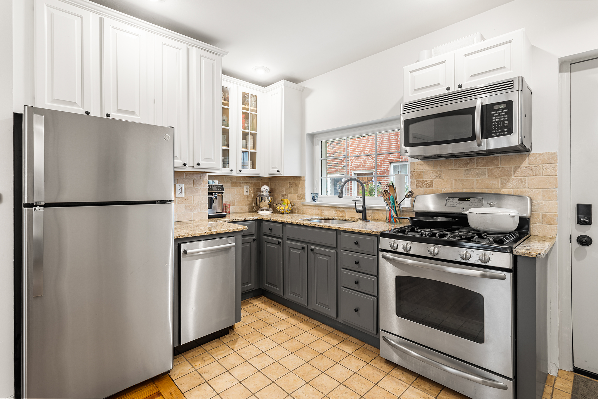 738 South Mildred Street Philadelphia, PA 19147 - Photo 3 of 31