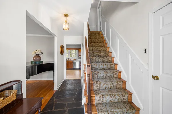 $725,000 | 6 Cypress Lane, Berwyn, PA 19312