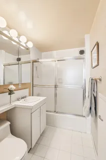 $625,000 | 175 East 62nd Street, Unit 14B | Lenox Hill