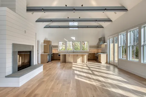 $4,650,000 | 23 Fairway Drive, East Hampton, NY 11937