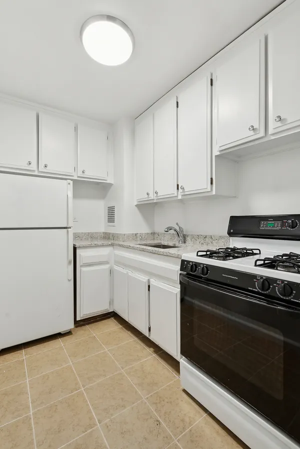 $440,000 | 16 West 16th Street, Unit 10FS | Flatiron