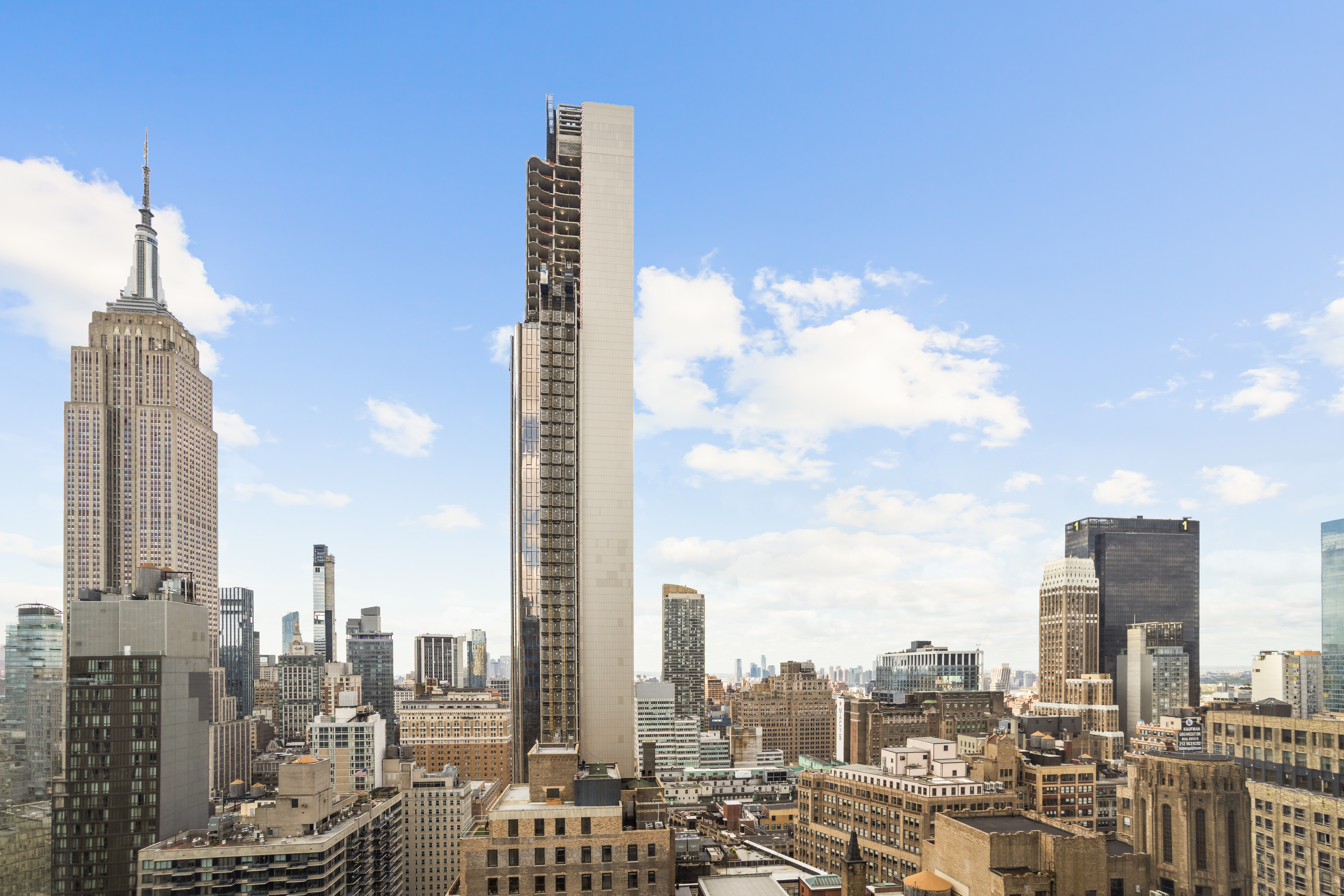 100 West 39th Street, Unit 38I Manhattan, NY 10018 - Photo 9 of 10 Gallery Image 9