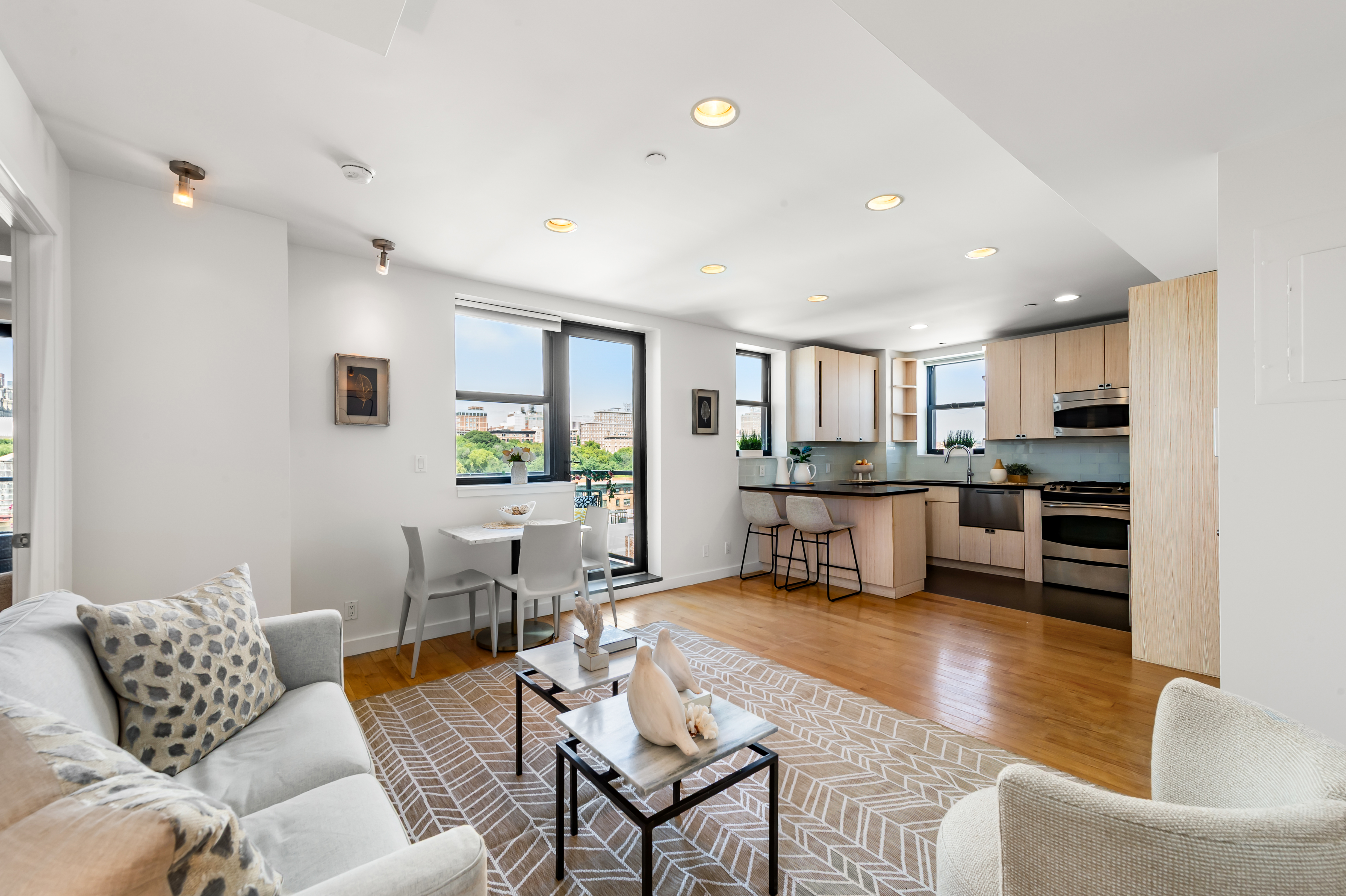 2101 8th Avenue, Unit PH10B Manhattan, NY 10026 - Photo 7 of 22 Gallery Image 7