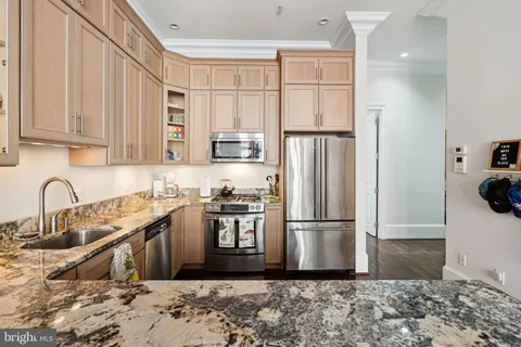 Contact Agent | 1724 Spruce Street, Unit 3, Philadelphia, PA 19103