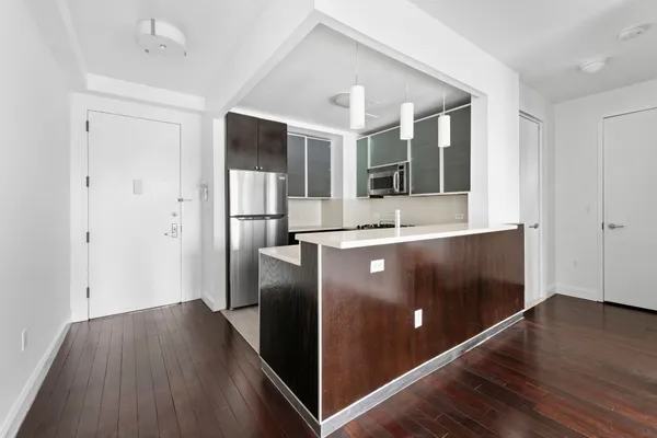 $859,000 | 13-11 Jackson Avenue, Unit 8D | Long Island City