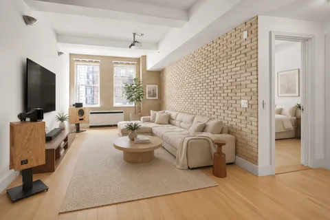 $1,275,000 | 80 Chambers Street, Unit 9C | TriBeCa
