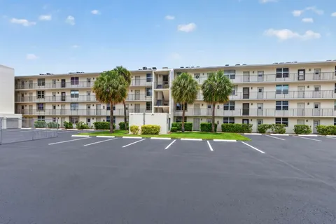 $225,000 | 4501 Northeast 21st Avenue, Unit 208, Fort Lauderdale, FL 33308