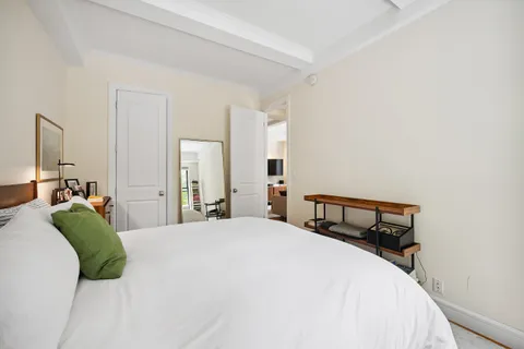 $899,000 | 599 West End Avenue, Unit 3A | Upper West Side