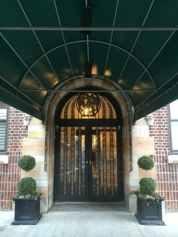 $990,000 | 320 East 57th Street, Unit 4A | Sutton Place