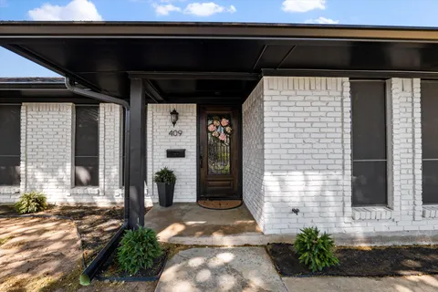 $375,000 | 409 East Scotland Drive, Irving, TX 75062