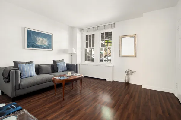 $995,000 | 117 East 72nd Street, Unit 1WSR1C | Lenox Hill