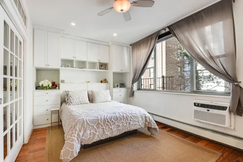 $599,000 | 225 West 70th Street, Unit 4B | Upper West Side