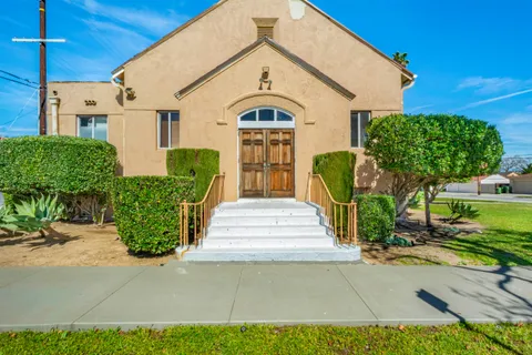 $2,150,000 | 7623 8th Avenue, Los Angeles, CA 90043