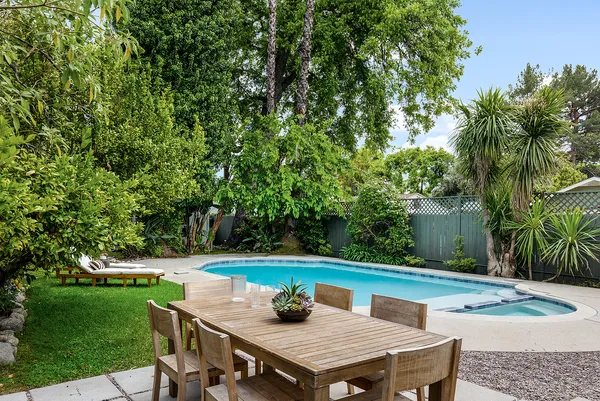 $1,495,000 | 2040 North Madison Avenue, Altadena, CA 91001