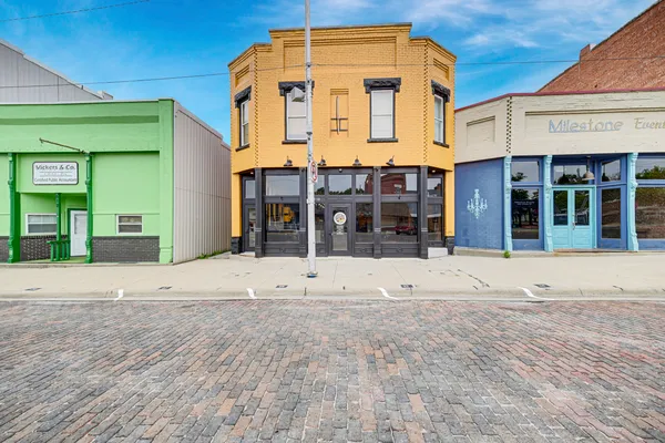 $449,050 | 510 Main Street, Wellsville, KS 66092